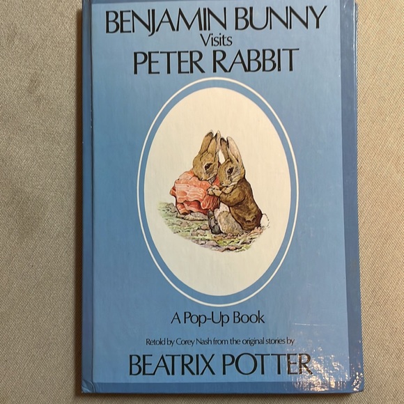 NOT ELIGIBLE FOR BUNDLE SALE      4-Book Boxed Set of Peter Rabbit Pop-Up Books - Picture 4 of 15